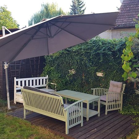 Mieszkanie Z Ogrodkiem Wrocław Exteriör bild