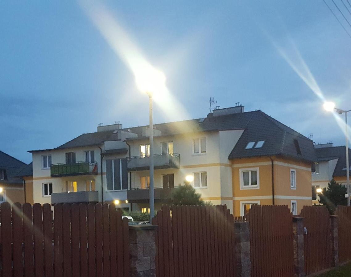 Mieszkanie Z Ogrodkiem Wrocław Exteriör bild
